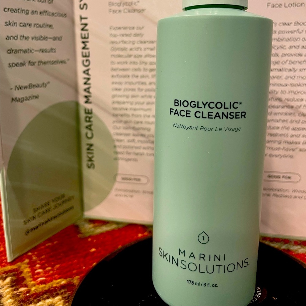 Jan Marini AUTHENTIC Bioglycolic® Face Cleanser. 6 fl. oz.